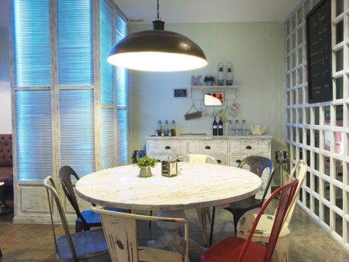 Vintage Bar Teatinos : café, cocktails et tapas dans un gastrobar