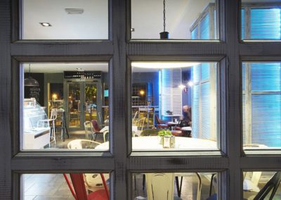 Vintage Bar Teatinos : café, cocktails et tapas dans un gastrobar 4