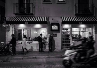 House of Burger à Séville un nouveau restaurant redécoré par MisterWils ! Architecture d'intérieur, vintage, furniture for free souls