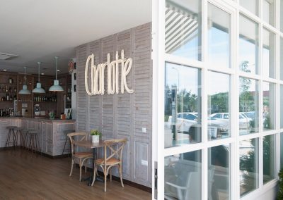 Un bistrot très parisien à San José de La Rinconada, par MisterWils, architecture d'intérieur, décoration, furniture for free soul