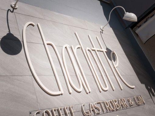 Un bistrot très parisien à San José de La Rinconada