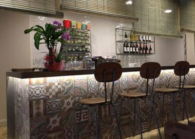 BodhiGreen, un restaurant végétarien dans le centre d'Alicante, par MisterWils, architecture d'intérieur, furniture for free souls