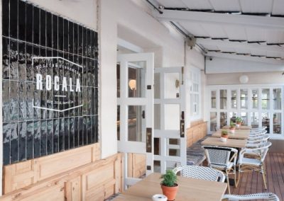 Rocala, nouveau restaurant du Groupe La Raza, par Persevera Producciones, avec MisterWils, furniture for free souls