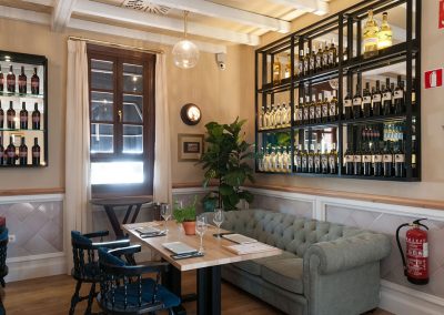 Rocala, nouveau restaurant du Groupe La Raza, par Persevera Producciones, avec MisterWils, furniture for free souls