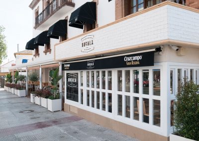 Rocala, nouveau restaurant du Groupe La Raza, par Persevera Producciones, avec MisterWils, furniture for free souls