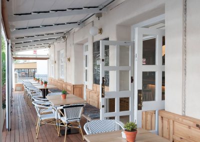 Rocala, nouveau restaurant du Groupe La Raza, par Persevera Producciones, avec MisterWils, furniture for free souls