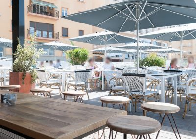 Charlotte Cadiz, un nouveau bar de plage décoré par MisterWils, architecture d'intérieur, vintage, furniture for free souls