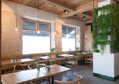 Charlotte Cadiz, un nouveau bar de plage décoré par MisterWils, architecture d'intérieur, vintage, furniture for free souls