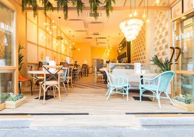 Mérimée, restaurant atypique en plein coeur de Madrid, par Triscaideca, avec MisterWils, décoration vintage, furniture for free souls