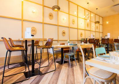 Mérimée, restaurant atypique en plein coeur de Madrid, par Triscaideca, avec MisterWils, décoration vintage, furniture for free souls