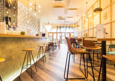 Mérimée, restaurant atypique en plein coeur de Madrid, par Triscaideca, avec MisterWils, décoration vintage, furniture for free souls