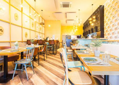 Mérimée, restaurant atypique en plein coeur de Madrid, par Triscaideca, avec MisterWils, décoration vintage, furniture for free souls