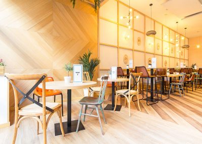 Mérimée, restaurant atypique en plein coeur de Madrid, par Triscaideca, avec MisterWils, décoration vintage, furniture for free souls