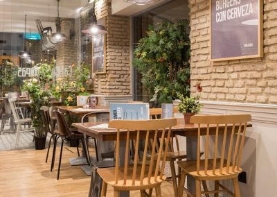 Relooking de l'emblématique "Café and Tapas" à Séville, par MisterWils, architecture d'intérieur, décoration, vintage, furniture for free souls