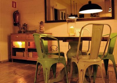 "Espai Terres Llunyanes" : manger, boire et voyager à Esparreguera (Catalogne), par MisterWils, architecture d'intérieur, furniture for free souls