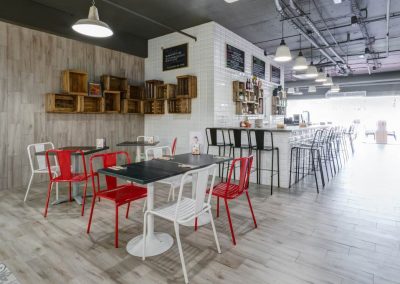 Moka Café, un café vintage en plein coeur de Séville, par MisterWils, architecture d'intérieur, décoration vintage, furniture for free souls