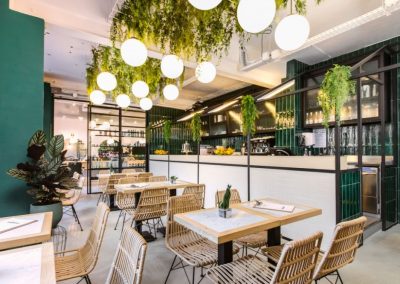 One Love Café, un "café-barbier" à Nice ! Par l'architecte d'intérieur Steve Baldini, avec MisterWils, furniture for free souls