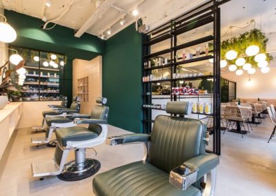 One Love Café, un "café-barbier" à Nice ! Par l'architecte d'intérieur Steve Baldini, avec MisterWils, furniture for free souls