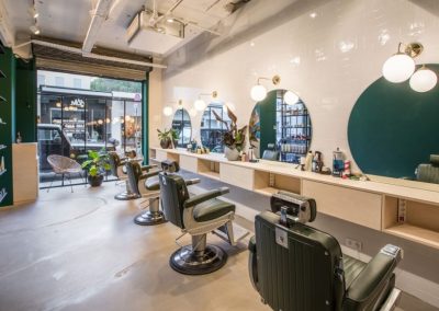 One Love Café, un "café-barbier" à Nice ! Par l'architecte d'intérieur Steve Baldini, avec MisterWils, furniture for free souls