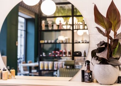 One Love Café, un "café-barbier" à Nice ! Par l'architecte d'intérieur Steve Baldini, avec MisterWils, furniture for free souls