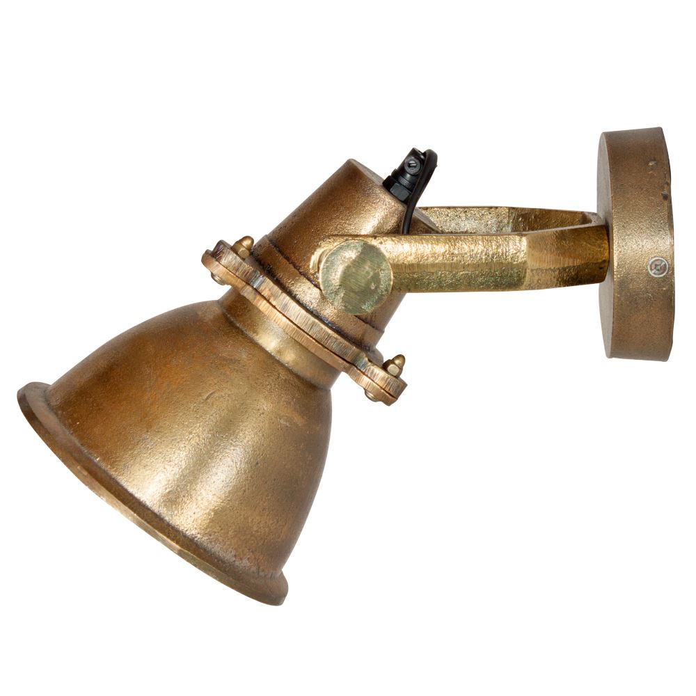 mister-wils-lampe-applique-murale-industriel-bronze-sangara-2 SANGARA Applique murale de style vintage/industriel, fabriquée en métal, finition bronze effet ancien. Culot E14. Max 40W. Dimensions: Ø14.5x21x18 cm