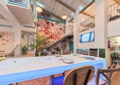 Alianzza Tapas & Copas attire l'attention à Utrera, par MisterWils furniture for free souls