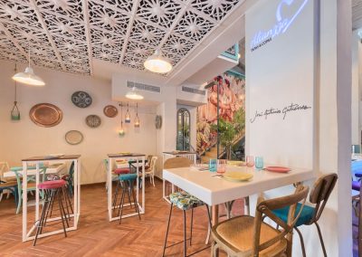 Alianzza Tapas & Copas attire l'attention à Utrera, par MisterWils furniture for free souls