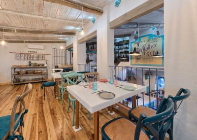 Alianzza Tapas & Copas attire l'attention à Utrera, par MisterWils furniture for free souls