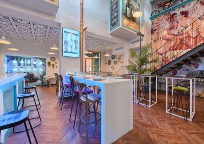 Alianzza Tapas & Copas attire l'attention à Utrera, par MisterWils furniture for free souls