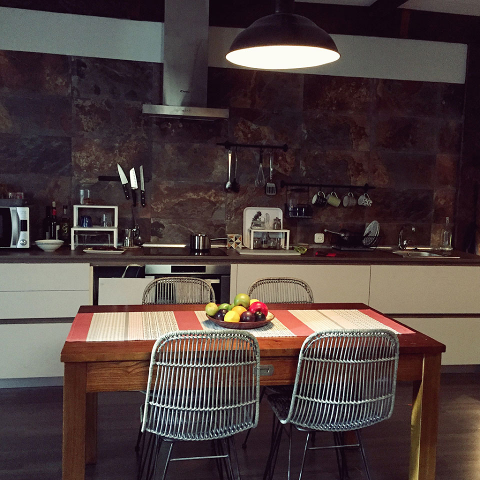 Blog de MisterWils - Les meubles MisterWils dans la série ‘Allí Abajo’ sur Antena 3