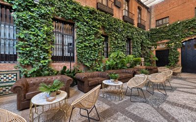 Un espace chill dans un style Mid Century modern pour votre mariage vintage