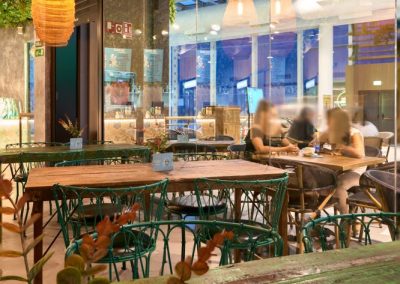 Burrito Market, un nouveau concept gastronomique à Séville avec MisterWils, furniture for free souls, architecture d'intérieur, vintage...