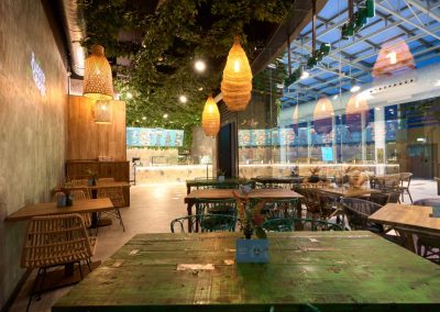 Burrito Market, un nouveau concept gastronomique à Séville avec MisterWils, furniture for free souls, architecture d'intérieur, vintage...