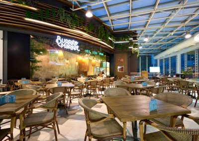 Burrito Market, un nouveau concept gastronomique à Séville avec MisterWils, furniture for free souls, architecture d'intérieur, vintage...