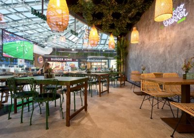Burrito Market, un nouveau concept gastronomique à Séville avec MisterWils, furniture for free souls, architecture d'intérieur, vintage...