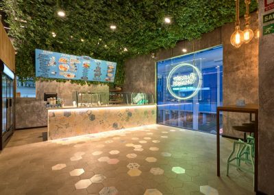 Burrito Market, un nouveau concept gastronomique à Séville avec MisterWils, furniture for free souls, architecture d'intérieur, vintage...