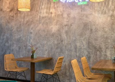 Burrito Market, un nouveau concept gastronomique à Séville avec MisterWils, furniture for free souls, architecture d'intérieur, vintage...