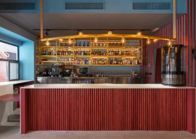 Sinatra, un nouveau bar à la mode à Séville, avec MisterWils, furniture for free souls, architecture d'intérieur, vintage...