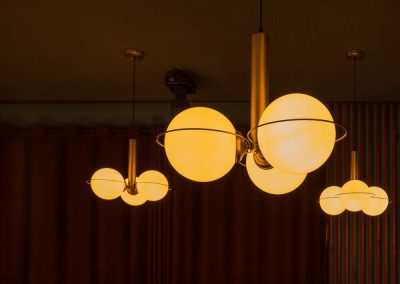 Sinatra, un nouveau bar à la mode à Séville, avec MisterWils, furniture for free souls, architecture d'intérieur, vintage...