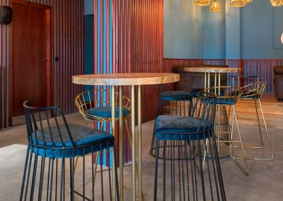 Sinatra, un nouveau bar à la mode à Séville, avec MisterWils, furniture for free souls, architecture d'intérieur, vintage...