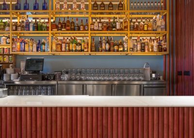 Sinatra, un nouveau bar à la mode à Séville, avec MisterWils, furniture for free souls, architecture d'intérieur, vintage...