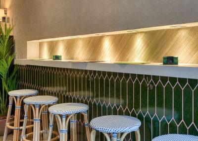 Bravo, un souffle d'air frais en plein coeur de Triana, par MisterWils, furniture for free souls, vintage, scandinave, sofas, chaises, tabourets, canapés, tables...