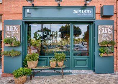 Sweet Bakery, l'artisan pâtissier anglais, par MisterWils, furniture for free souls, vintage, scandinave, sofas, chaises, tabourets, canapés, tables...