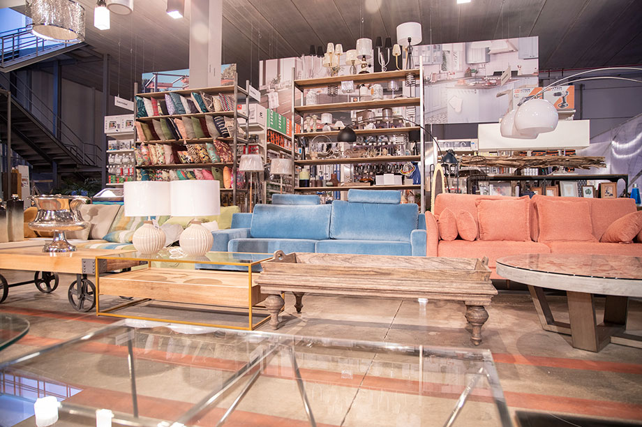 Découvrez tout notre mobilier dans l'émission Masters de la reforma, MisterWils, furniture for free souls, vintage, scandinave, industriel...