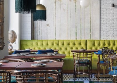 LPA un nouveau restaurant à la mode, par CM4 avec MisterWils, furniture for free souls, vintage, scandinave, sofas, chaises, tabourets, canapés 17