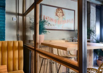 Don Otilio, nouveau restaurant dans le quartier emblématique de Séville, furniture for free souls, vintage, scandinave, sofas, chaises, tabourets, canapés