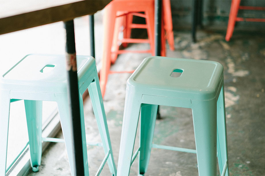 Comment intégrer des tabourets hauts à votre intérieur