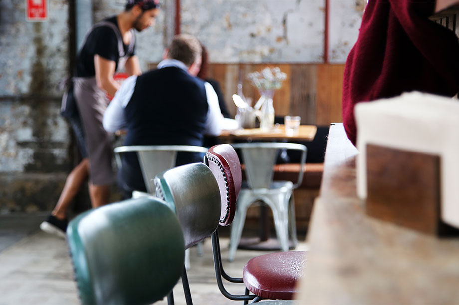 Comment intégrer des tabourets hauts à votre intérieur