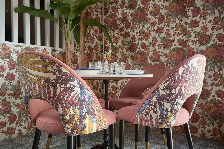 Prenez de l'avance sur les tendances et intégrez le velours à votre intérieur