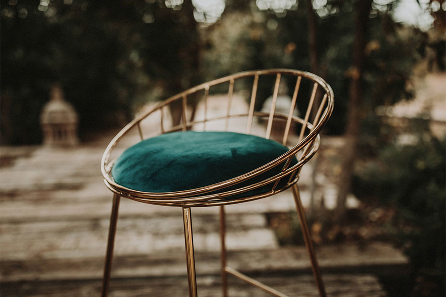 Prenez de l'avance sur les tendances et intégrez le velours à votre intérieur